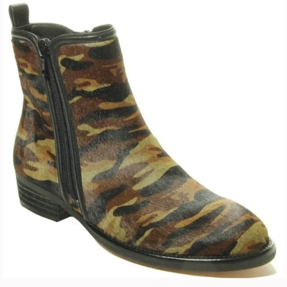 Vaneli Halima Camo Boots Calf fur 6.5M NWT NEW